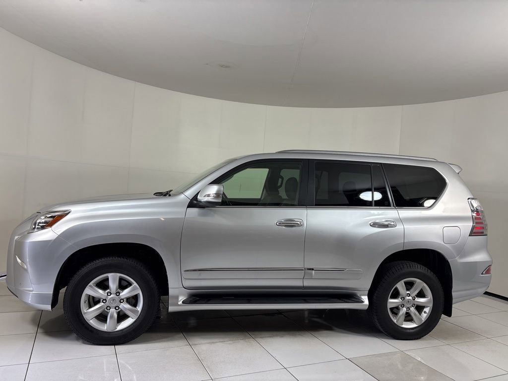 Used 2019 Lexus GX 460 w/ Navigation Package image 2
