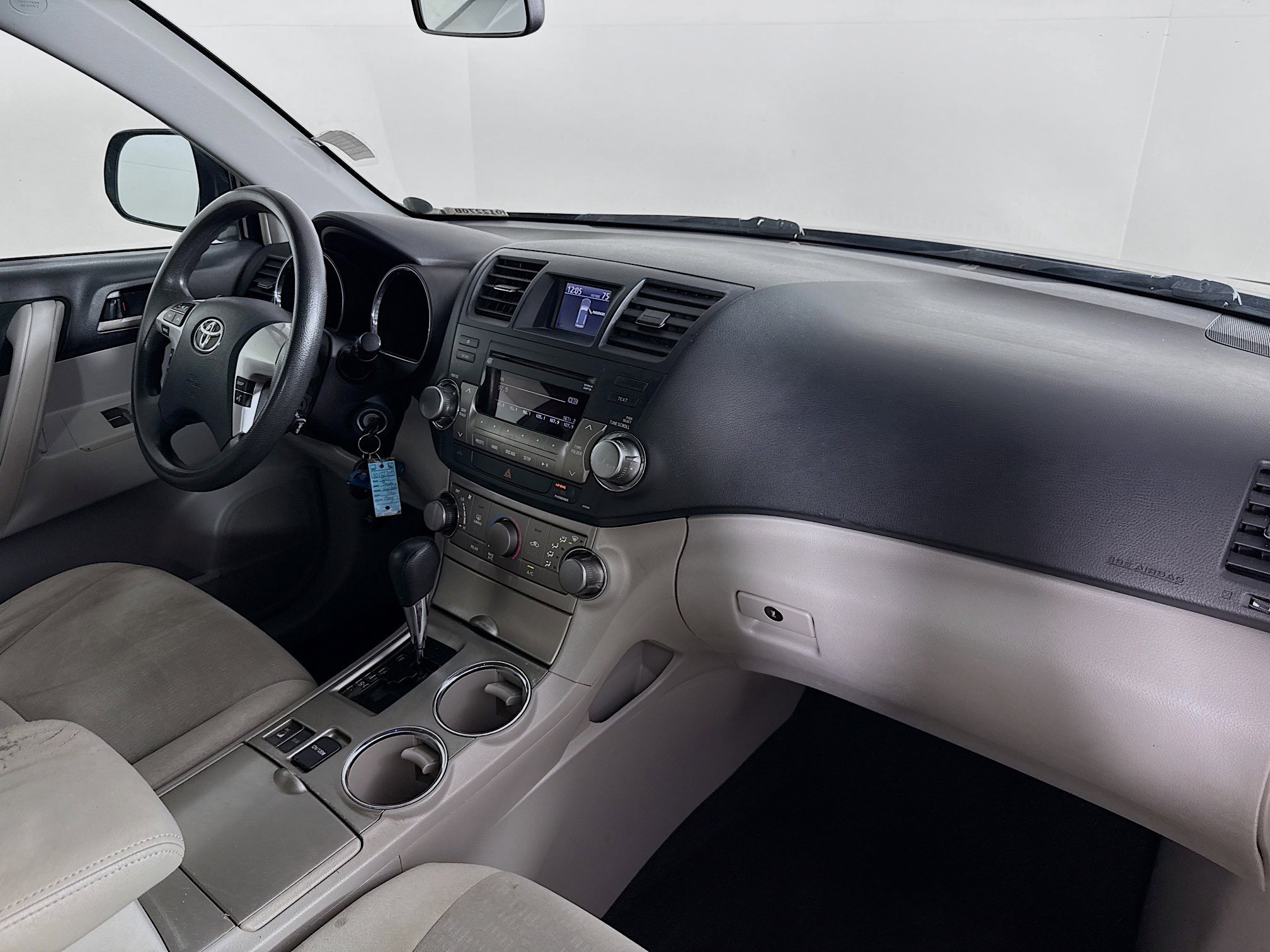 Used 2011 Toyota Highlander 4WD w/ Tech Pkg image 35