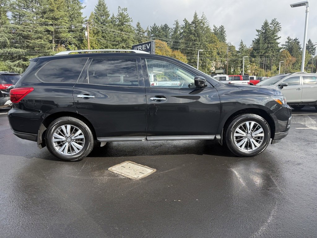 Used 2020 Nissan Pathfinder SV image 6