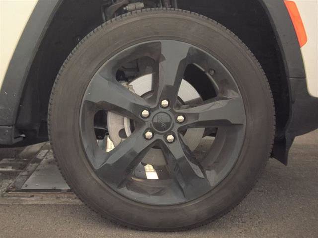 Used 2023 Jeep Grand Cherokee Altitude image 9