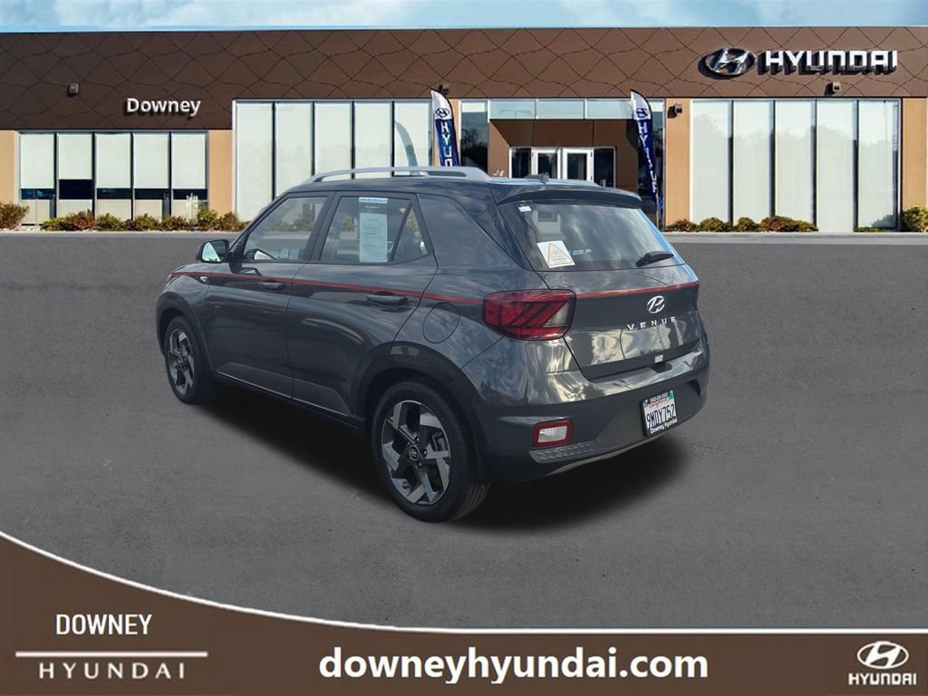 Used 2024 Hyundai Venue Limited FWD image 3