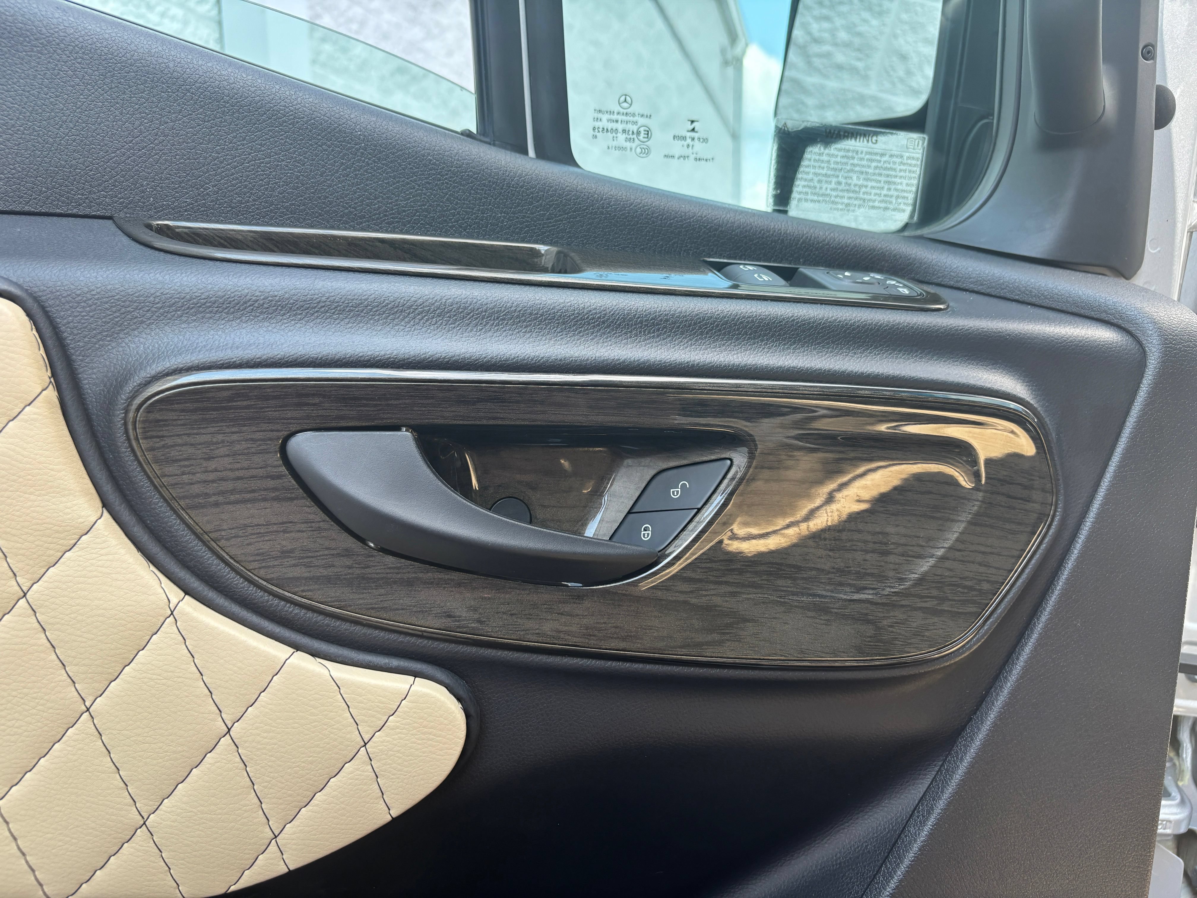 Used 2020 Mercedes-Benz Sprinter 2500 w/ Windows All Around Package image 19