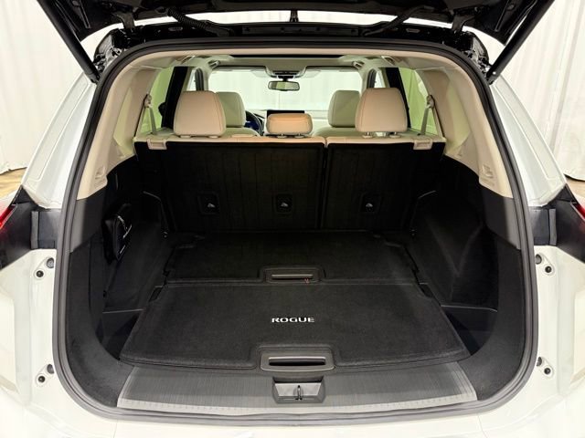Used 2024 Nissan Rogue SL w/ SL Premium Package image 24