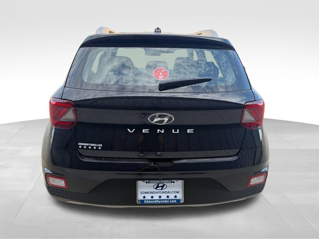 New 2026 Hyundai Venue SEL FWD image 5