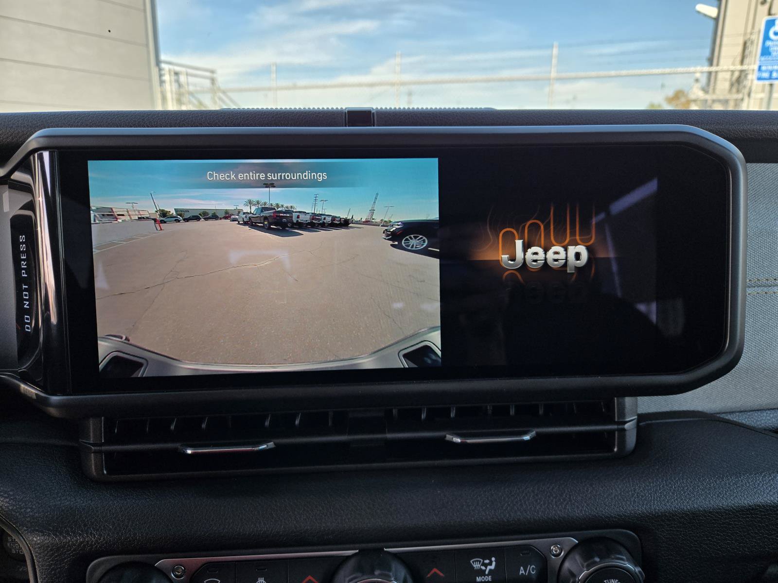 New 2026 Jeep Gladiator Sport AWD/4WD image 8