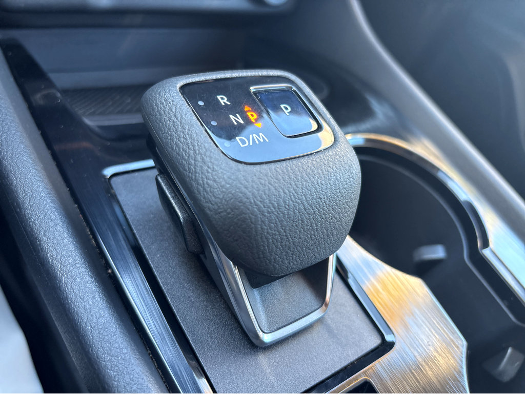 Used 2022 Nissan Rogue SV image 17