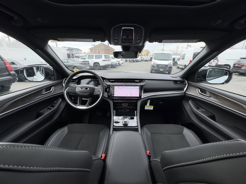 New 2026 Jeep Grand Cherokee Laredo image 10