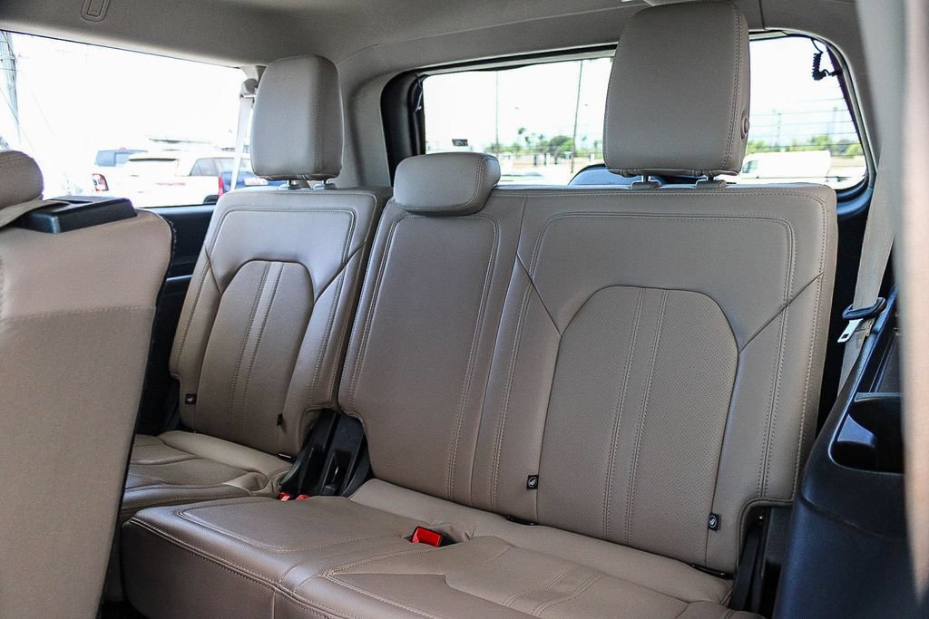 Used 2024 Ford Expedition Max Limited RWD image 20