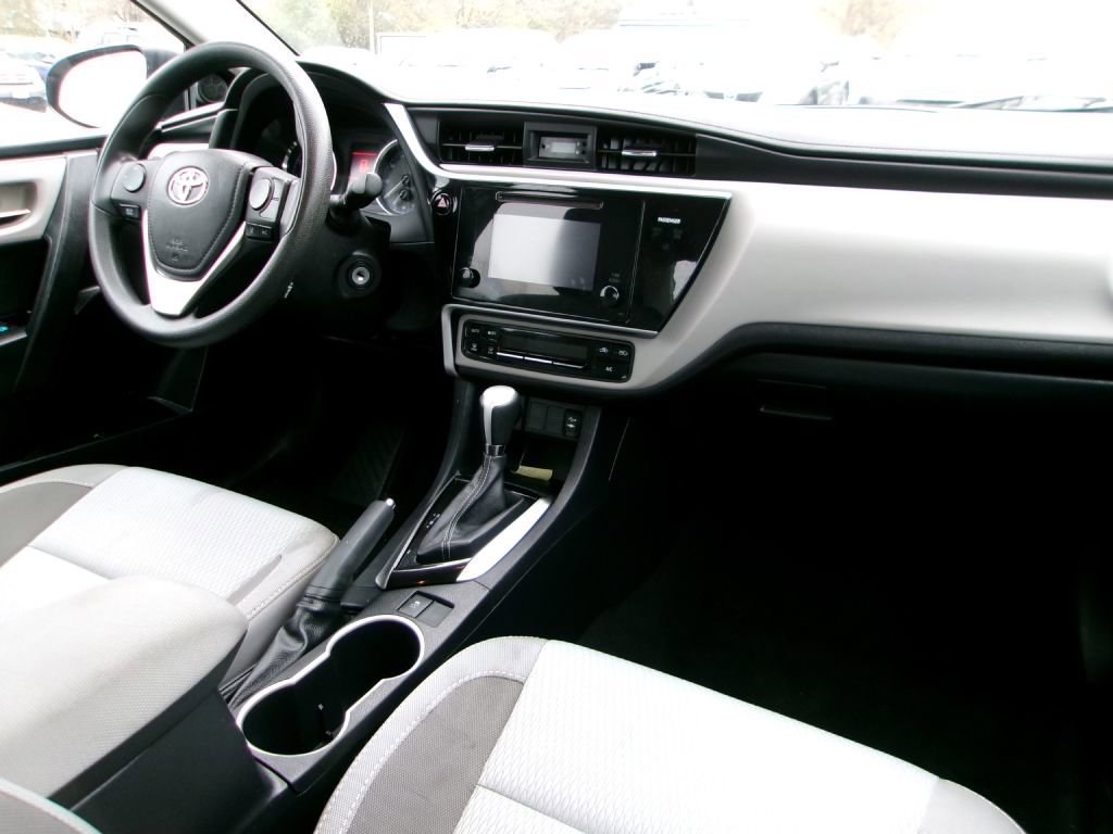 Used 2017 Toyota Corolla LE w/ Carpet Mat Package (TMS) image 17