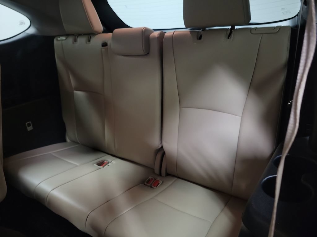Used 2023 Toyota Highlander XLE FWD image 31