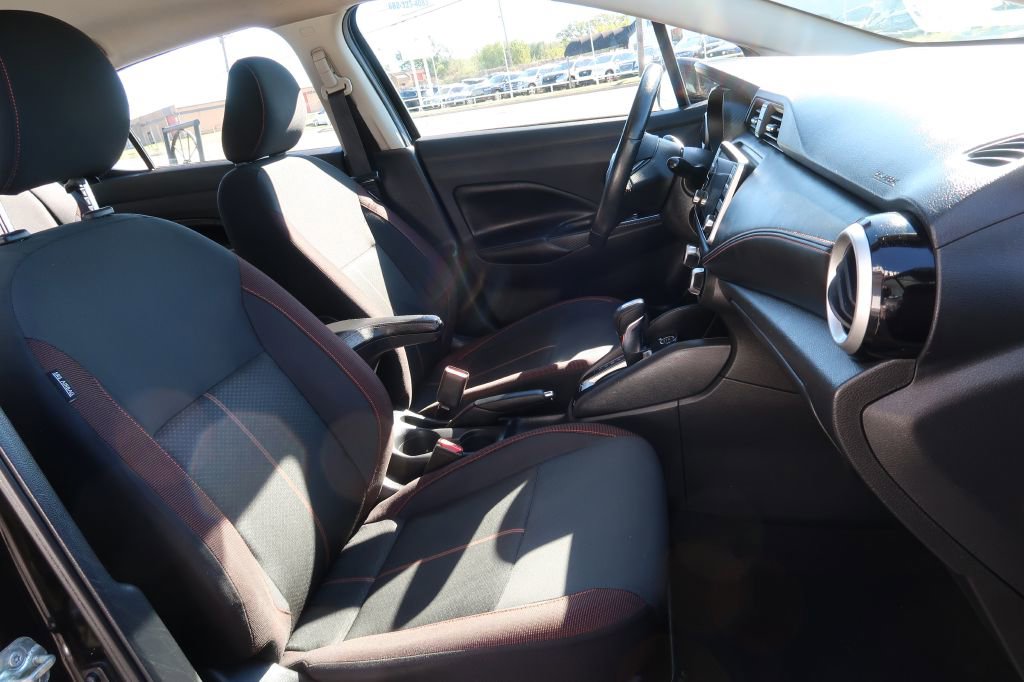 Used 2020 Nissan Versa SR image 9
