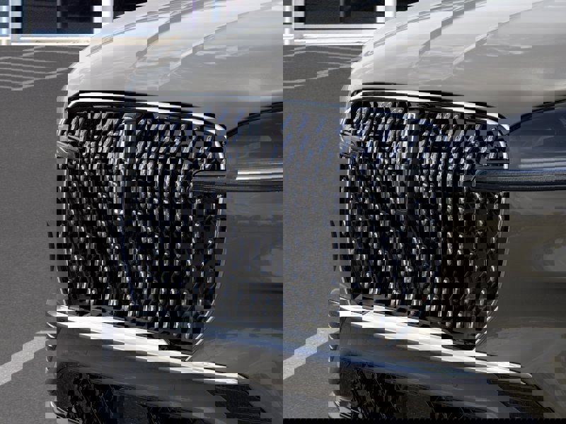 New 2025 Lincoln Aviator AWD image 17