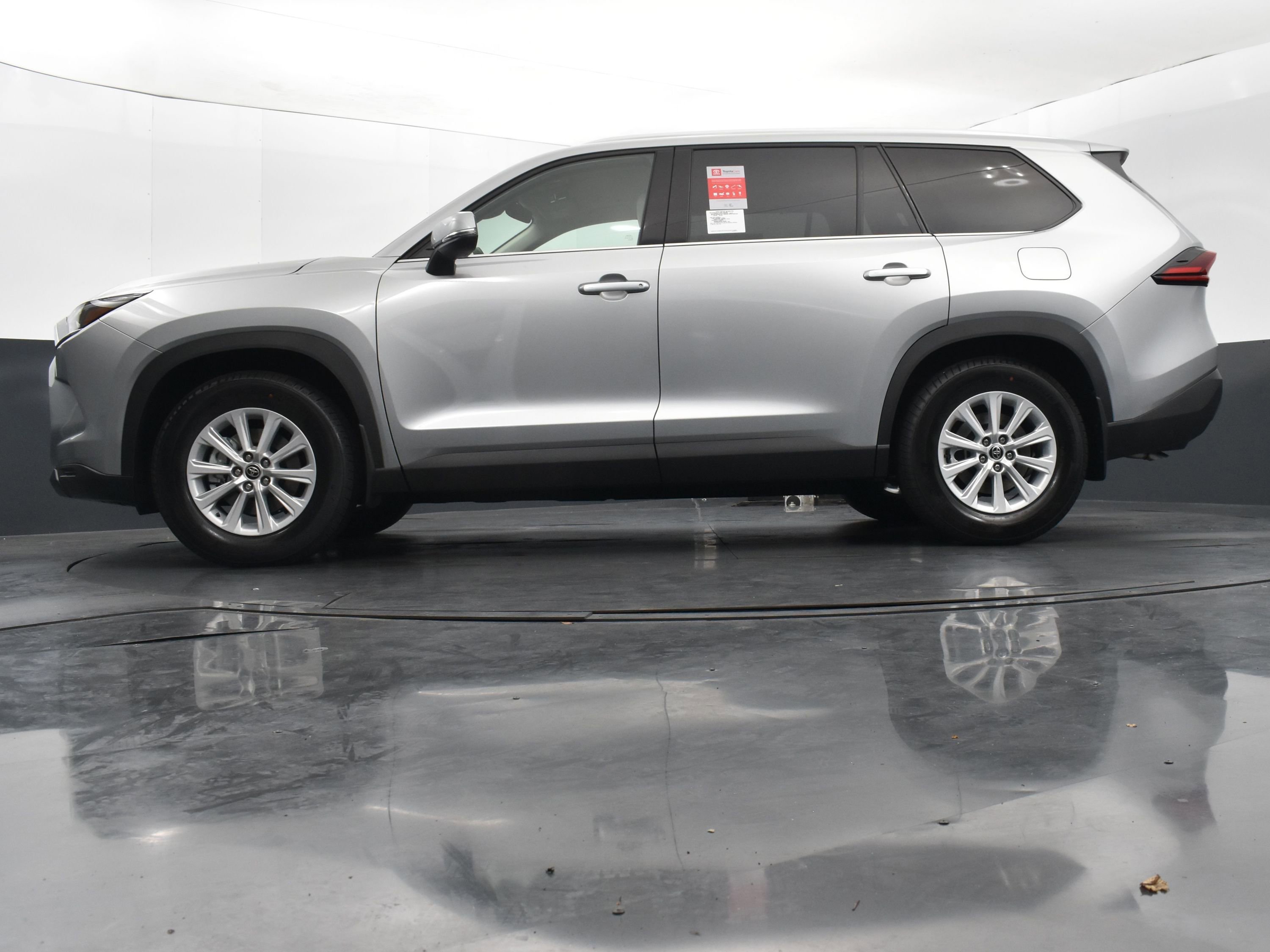 Used 2026 Toyota Grand Highlander XLE image 36
