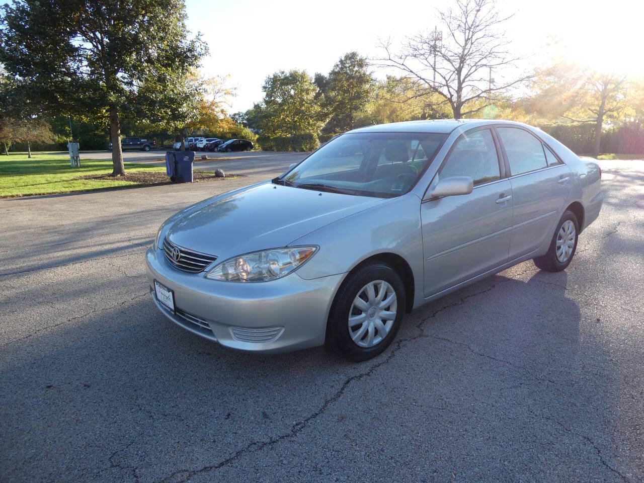Used 2005 Toyota Camry LE FWD image 1