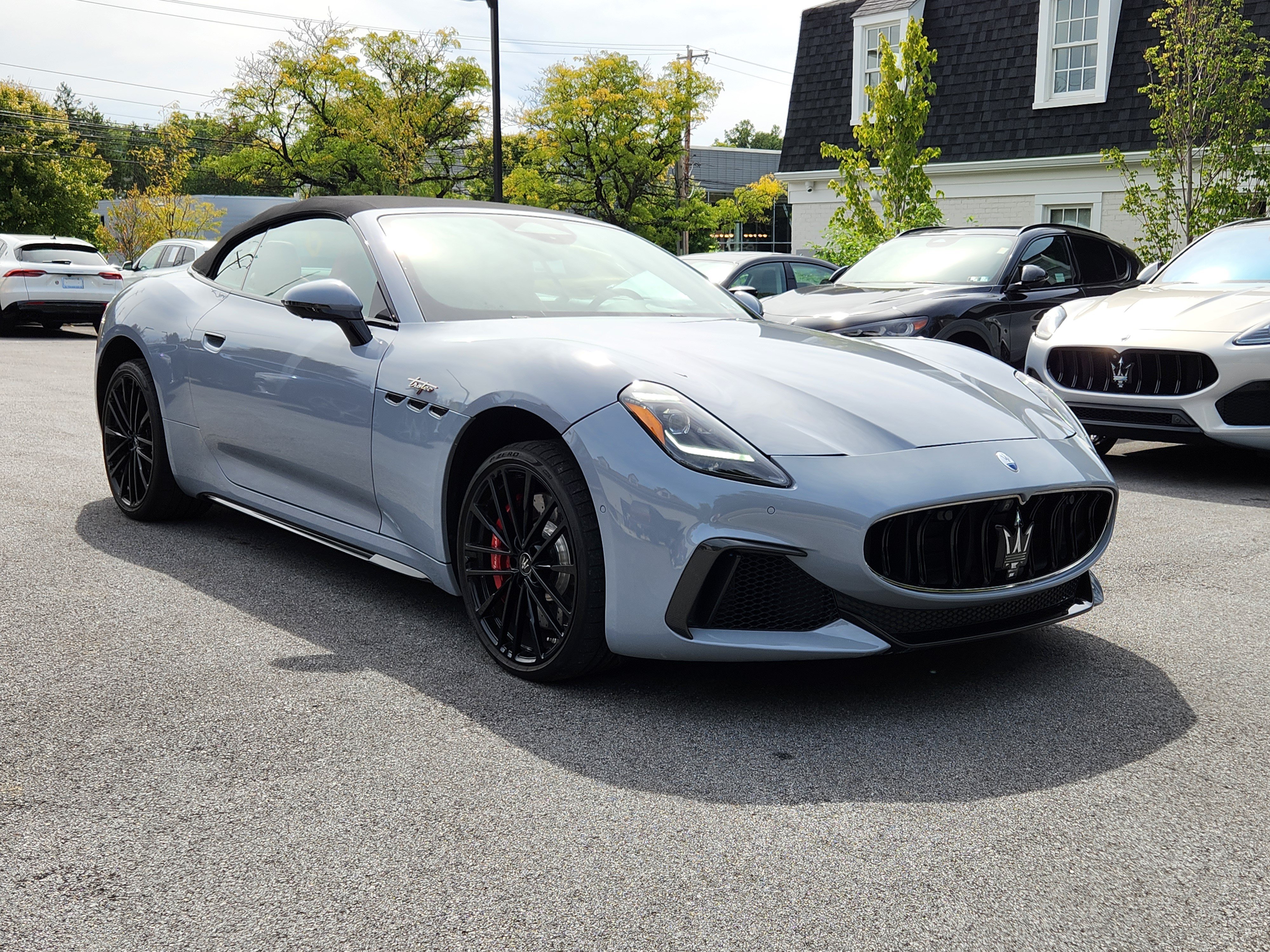 Used 2024 Maserati GranCabrio Trofeo AWD/4WD image 4