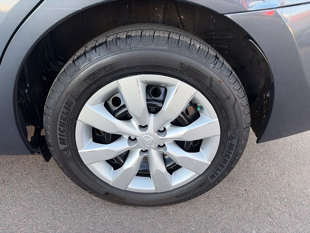 Used 2015 Toyota Corolla LE w/ Body Protection Package #1 FWD image 28