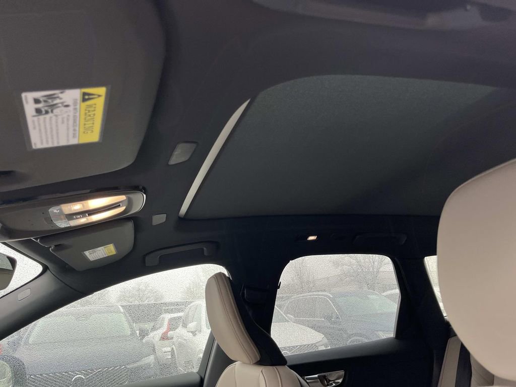 New 2026 Volvo XC60 B5 Plus w/ Climate Package image 25