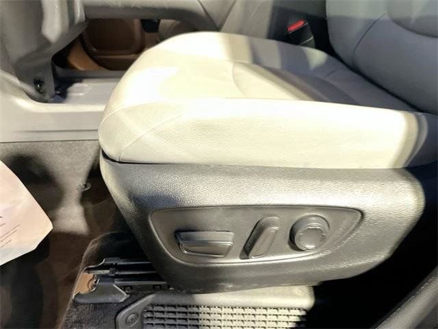 Used 2024 Toyota Sienna XLE image 20