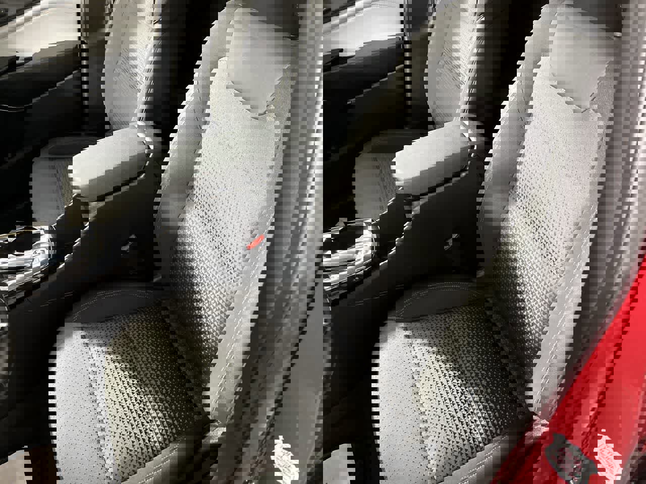 Used 2025 Chevrolet Trax LT w/ LT Convenience Package image 15