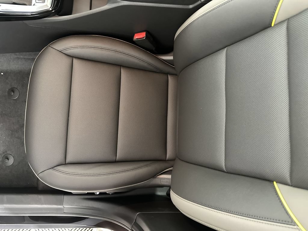 New 2026 Chevrolet Trax ACTIV w/ Sunroof Package FWD image 22