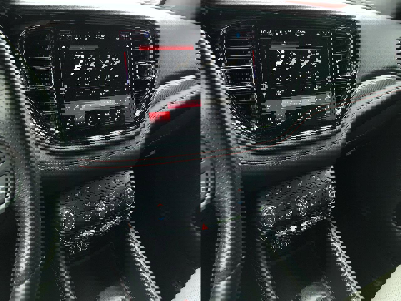 Used 2024 Dodge Durango GT image 24