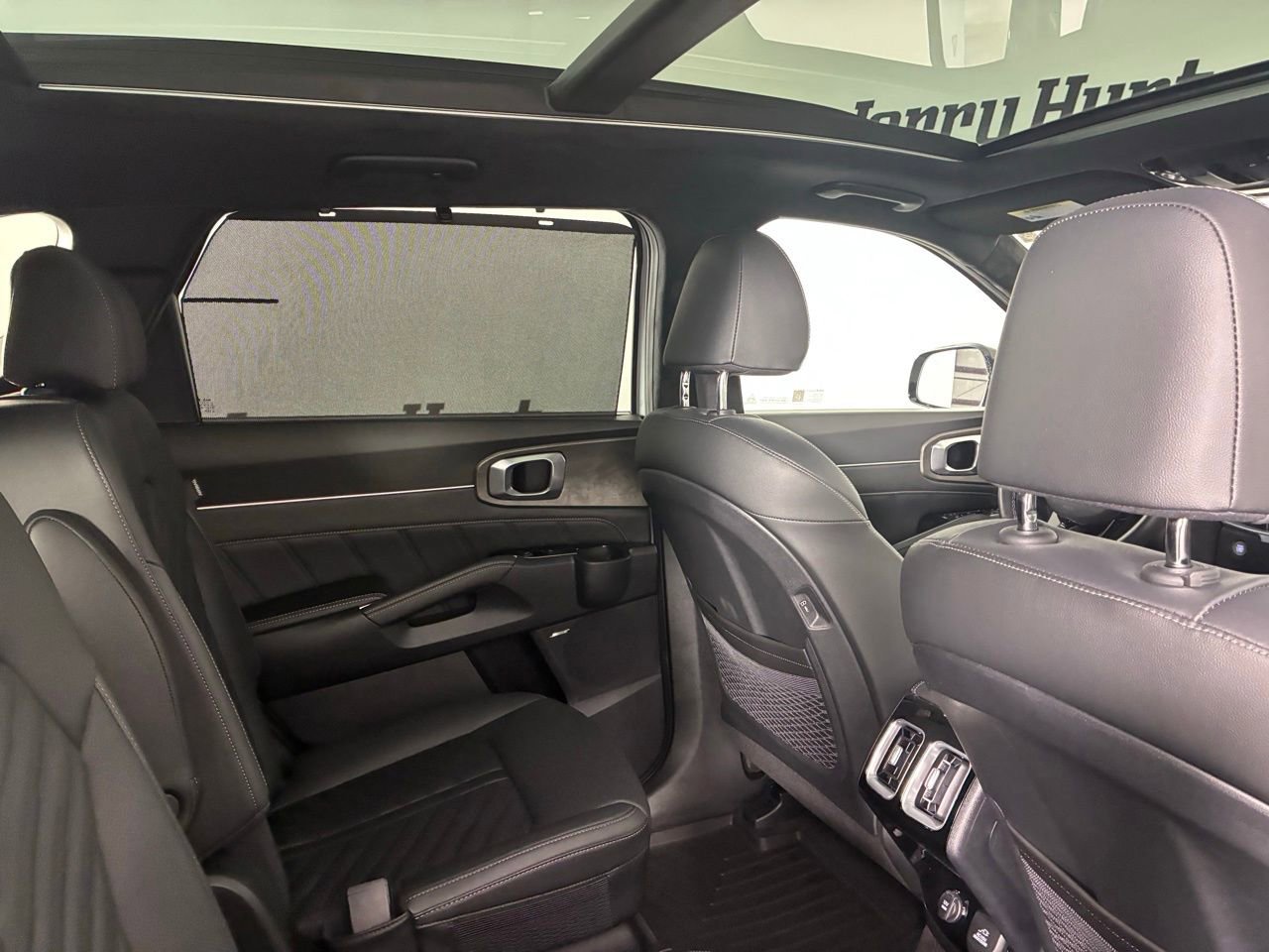 Used 2025 Kia Sorento SX Prestige image 32