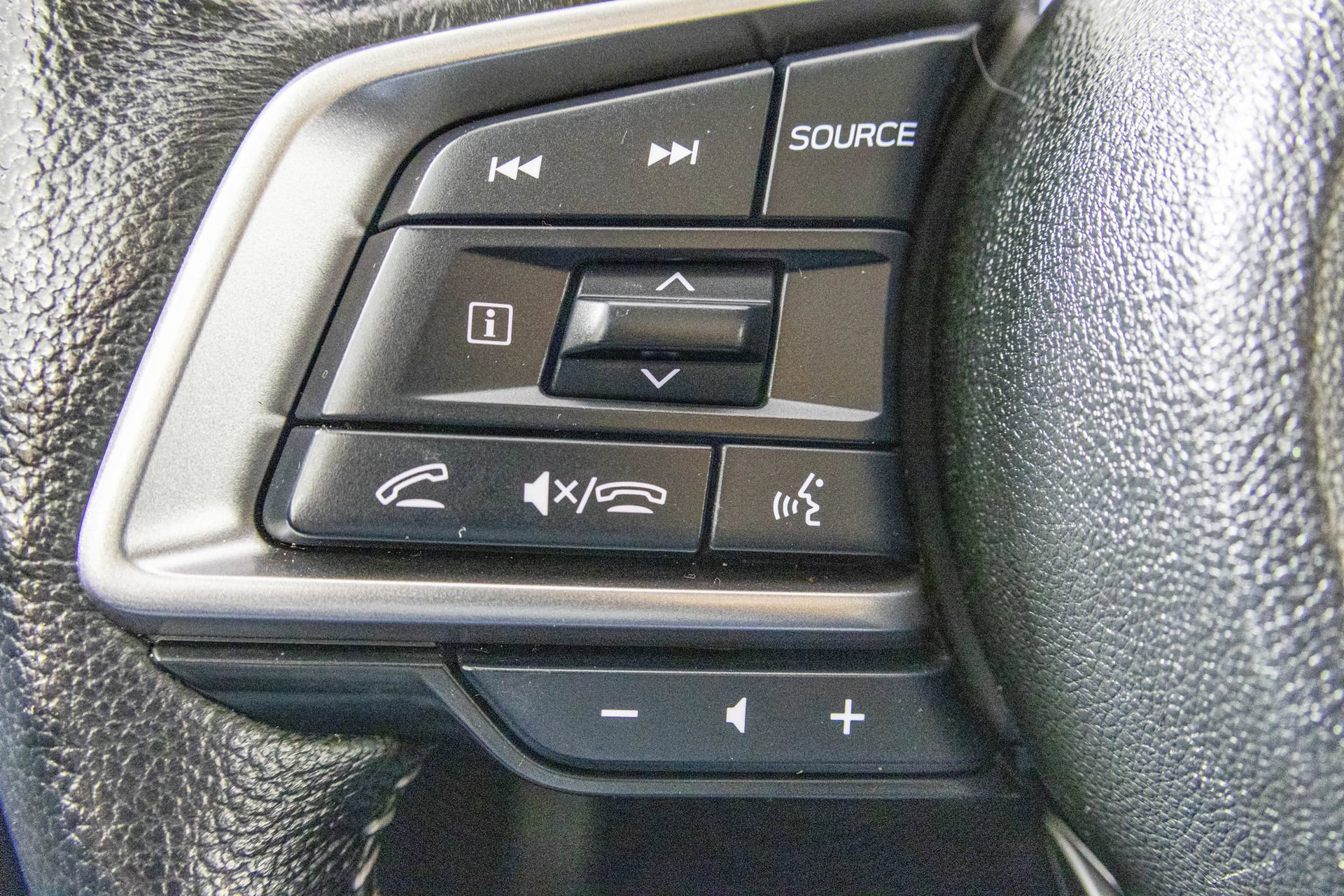 Used 2023 Subaru Outback Limited image 32