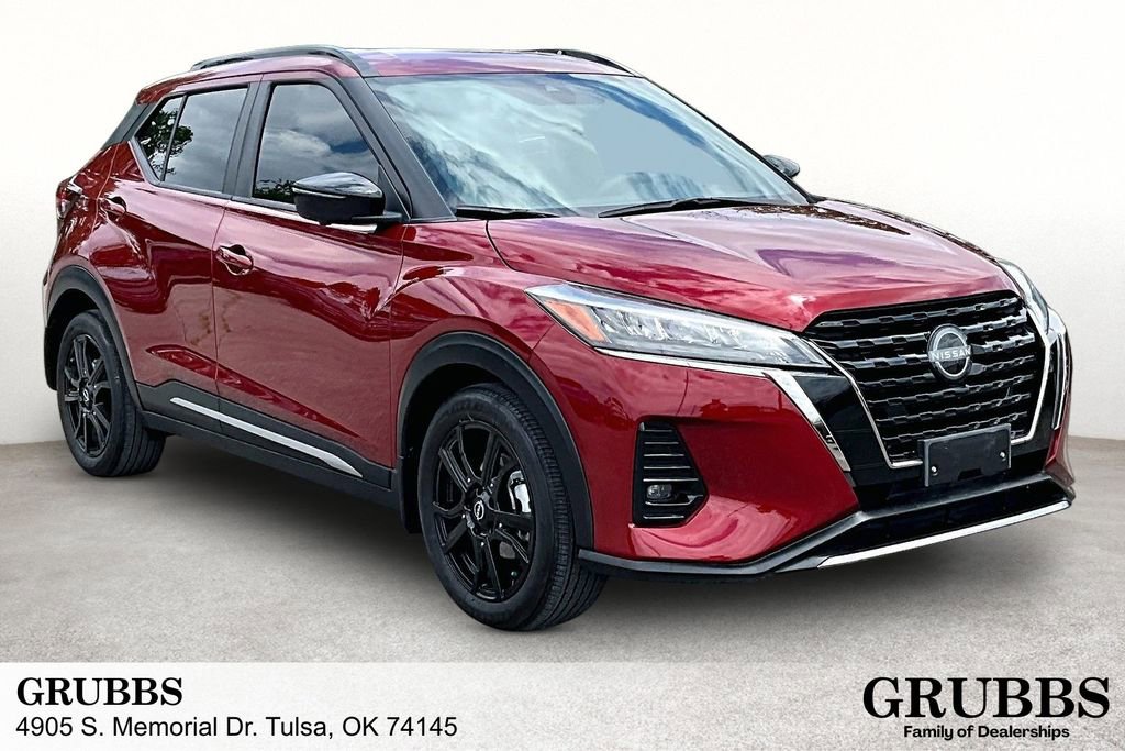 Used 2024 Nissan Kicks SR w/ SR Premium Package FWD image 1