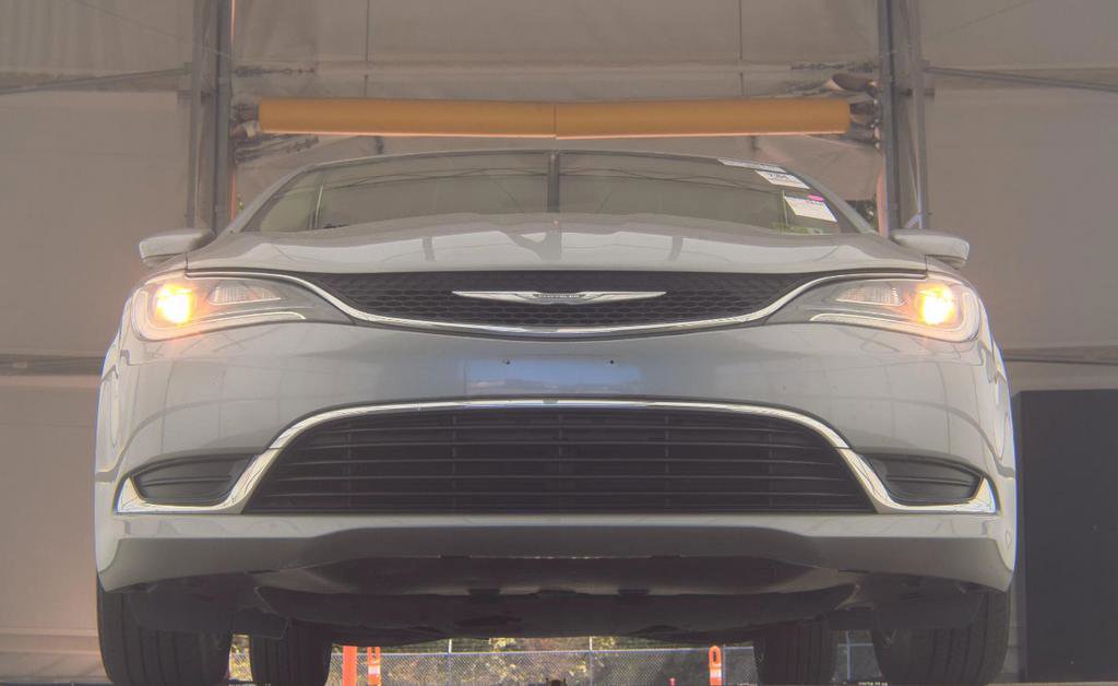 Used 2016 Chrysler 200 Limited FWD image 3