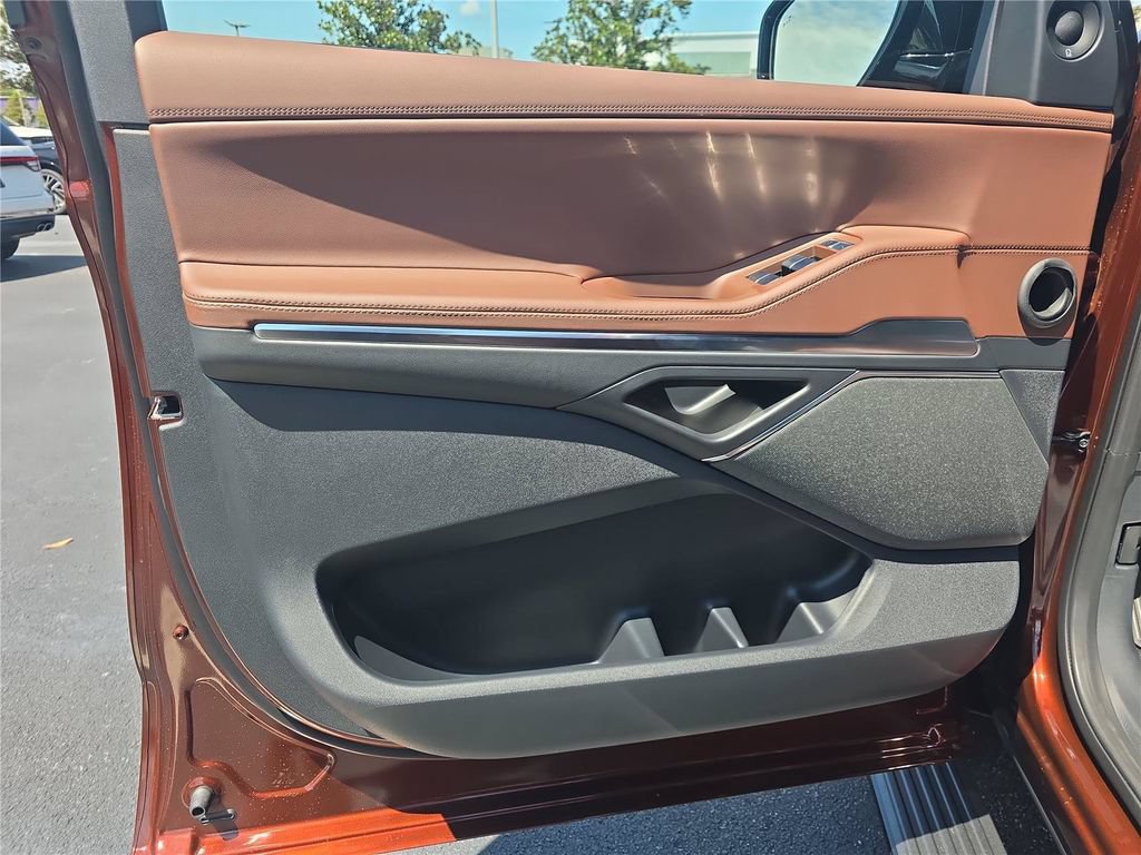 New 2027 Lincoln Navigator L Reserve RWD image 16