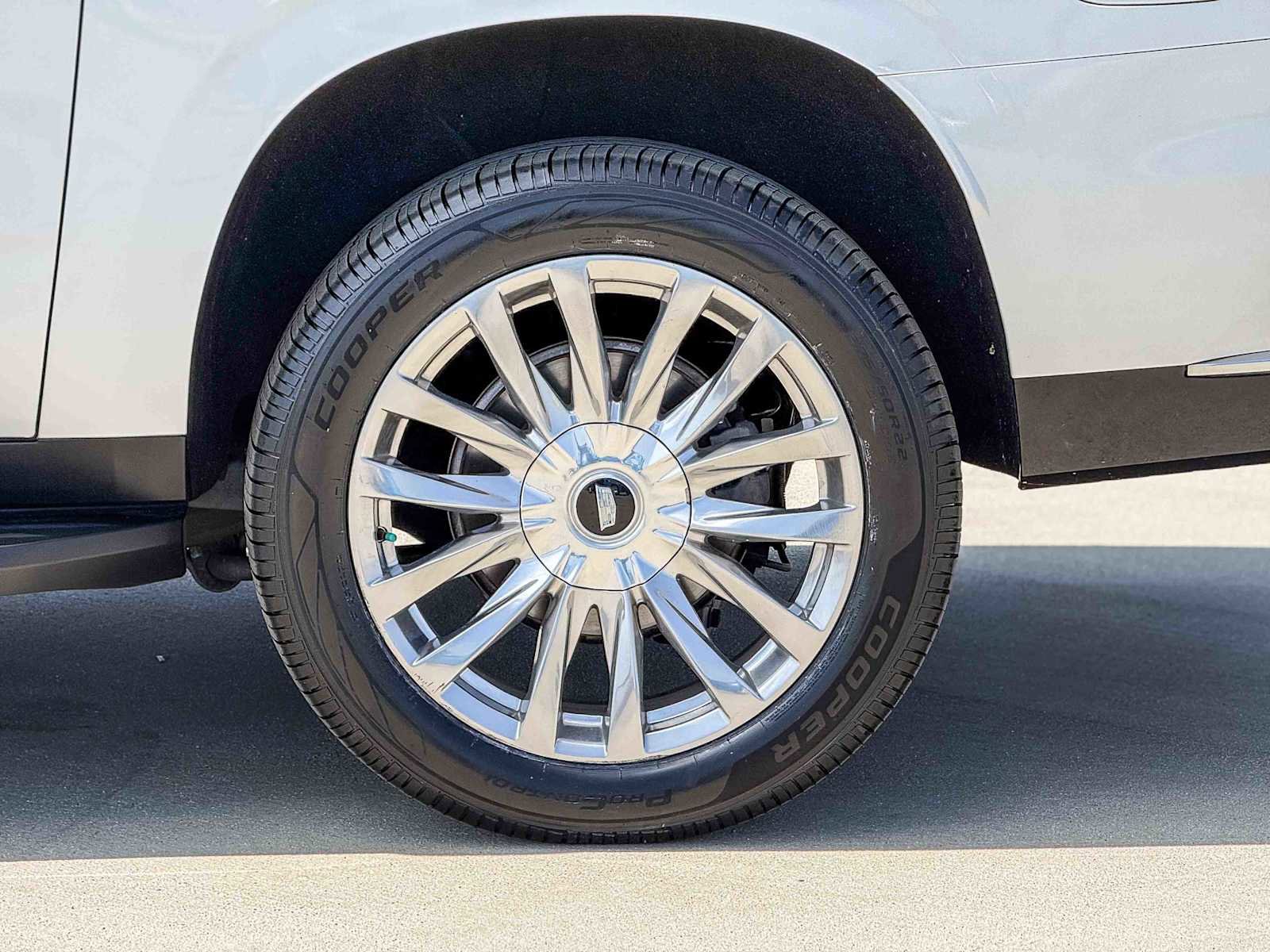 Used 2022 Cadillac Escalade ESV Premium Luxury AWD/4WD image 10