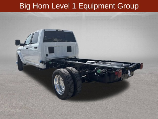New 2026 RAM 4500 4x4 Crew Cab DRW image 4