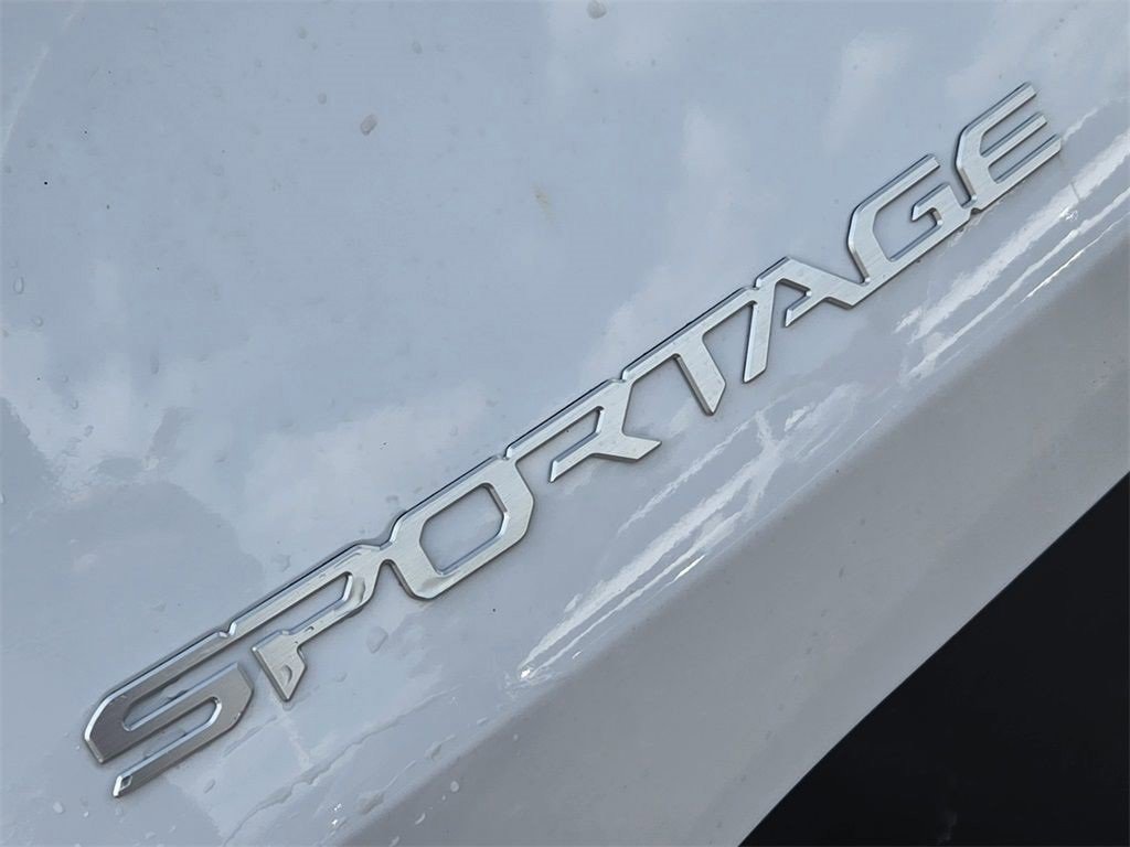 New 2026 Kia Sportage LX image 8