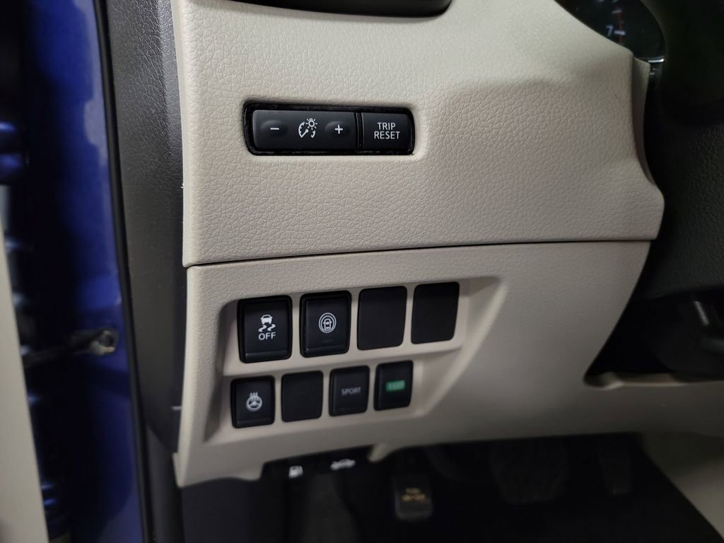 Used 2021 Nissan Rogue Sport SV FWD image 20