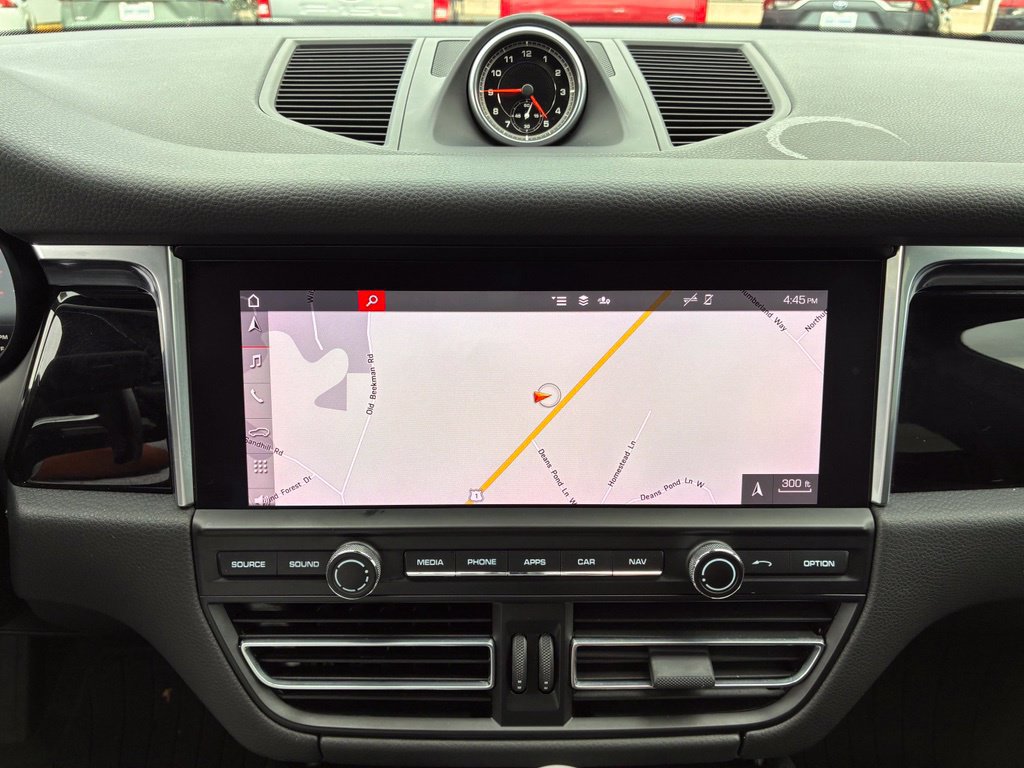 Used 2020 Porsche Macan AWD/4WD image 34