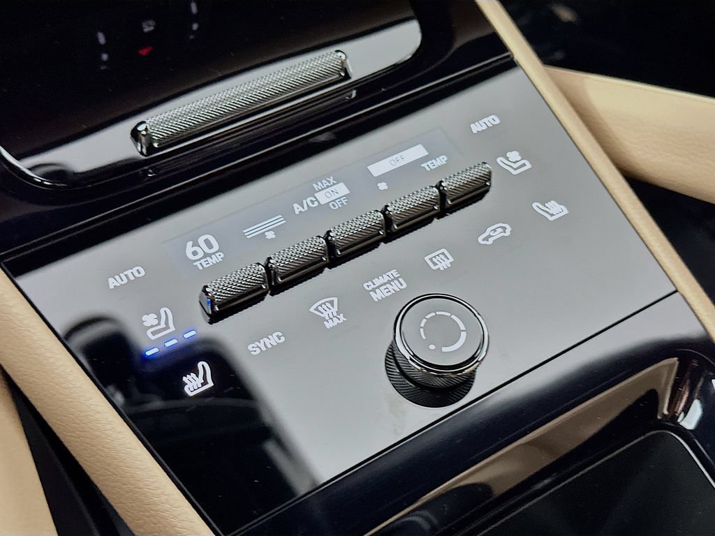 New 2026 Porsche Cayenne Coupe AWD/4WD image 17