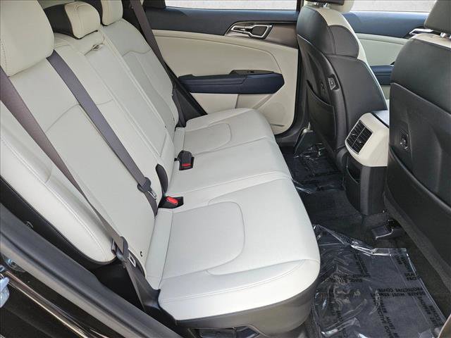 Used 2023 Kia Sportage EX image 25