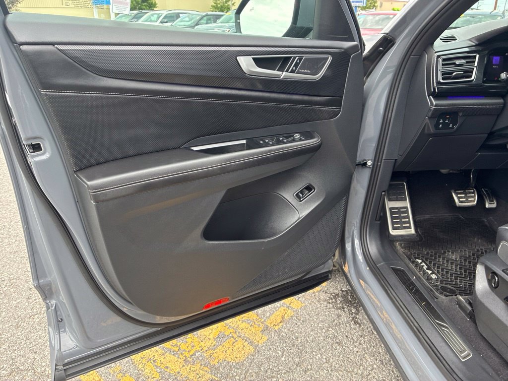 Used 2026 Volkswagen Atlas Cross Sport SEL Premium R-Line w/ MDO Package AWD/4WD image 32