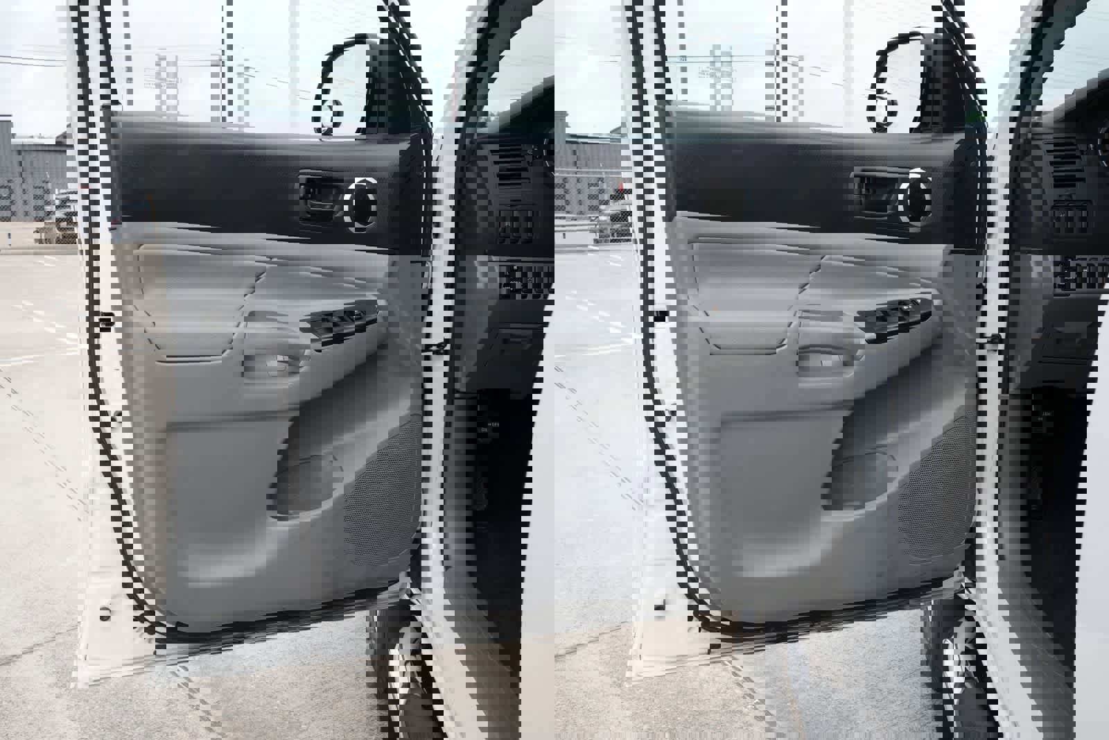 Used 2015 Toyota Tacoma PreRunner w/ SR5 Package RWD image 18