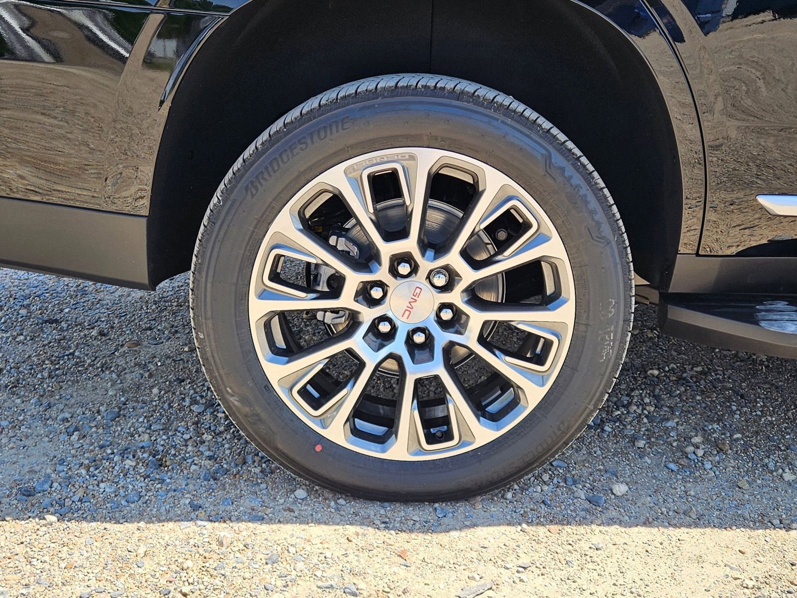 New 2026 GMC Yukon Denali AWD/4WD image 32