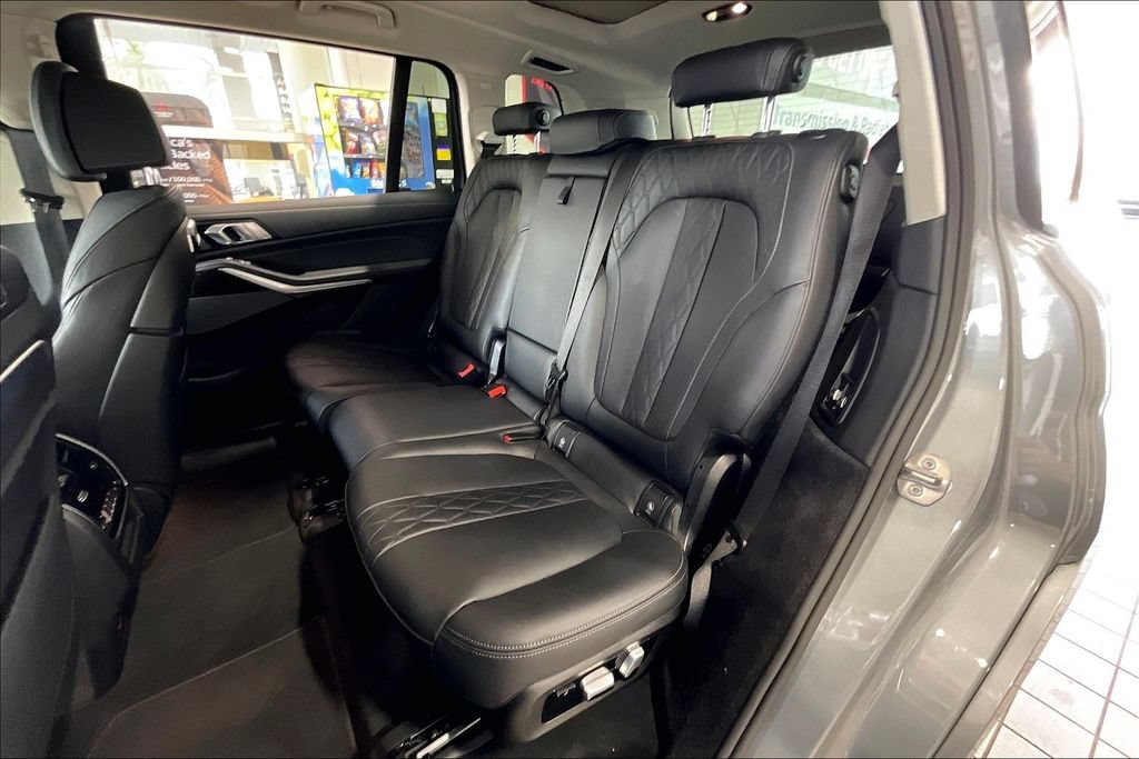Used 2026 BMW X7 xDrive40i AWD/4WD image 14