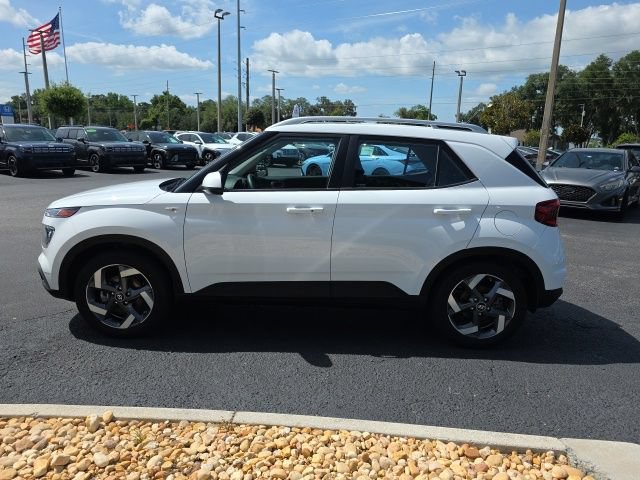 Certified 2024 Hyundai Venue SEL FWD image 18