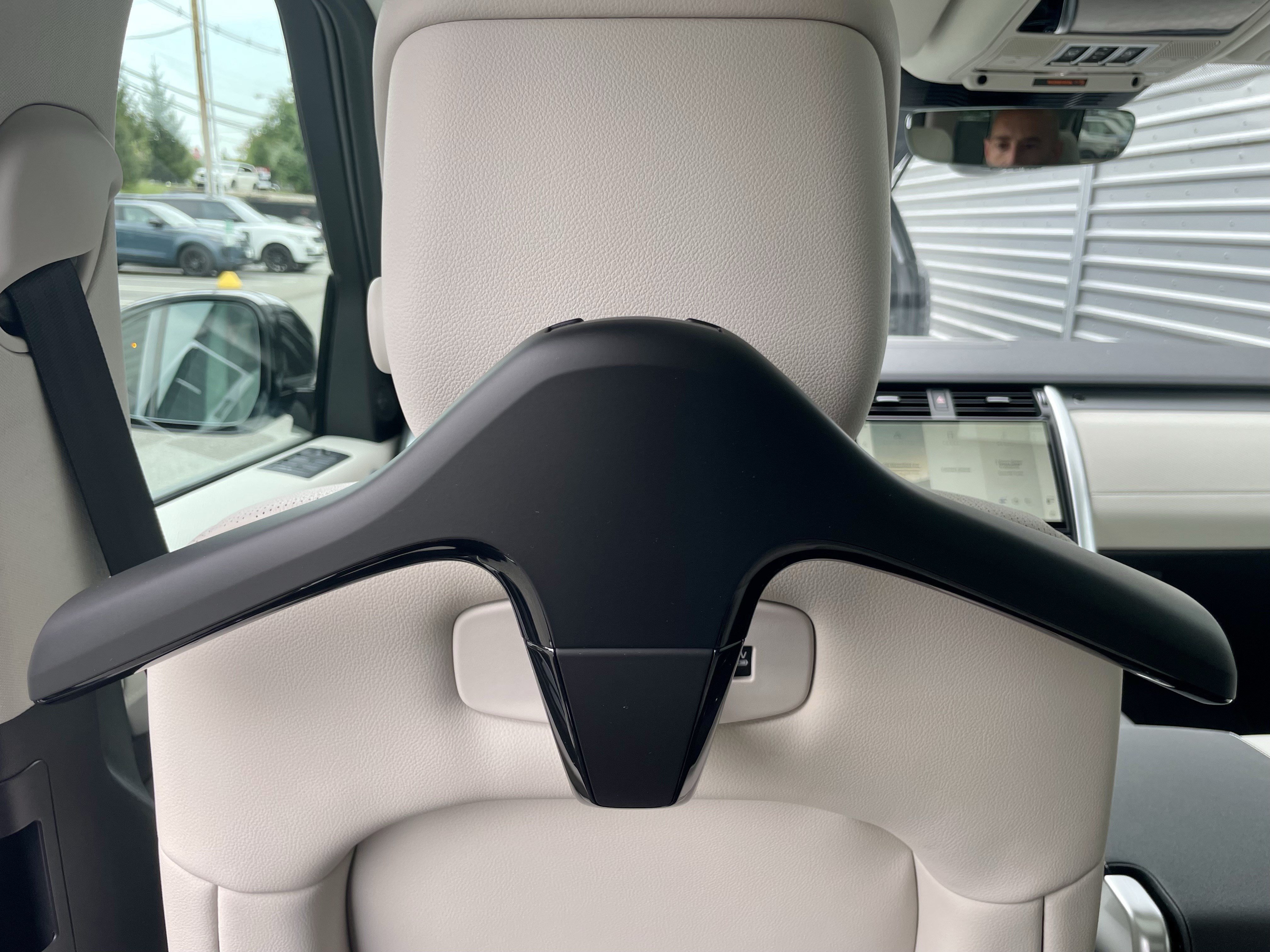 New 2026 Land Rover Discovery Dynamic SE AWD/4WD image 32
