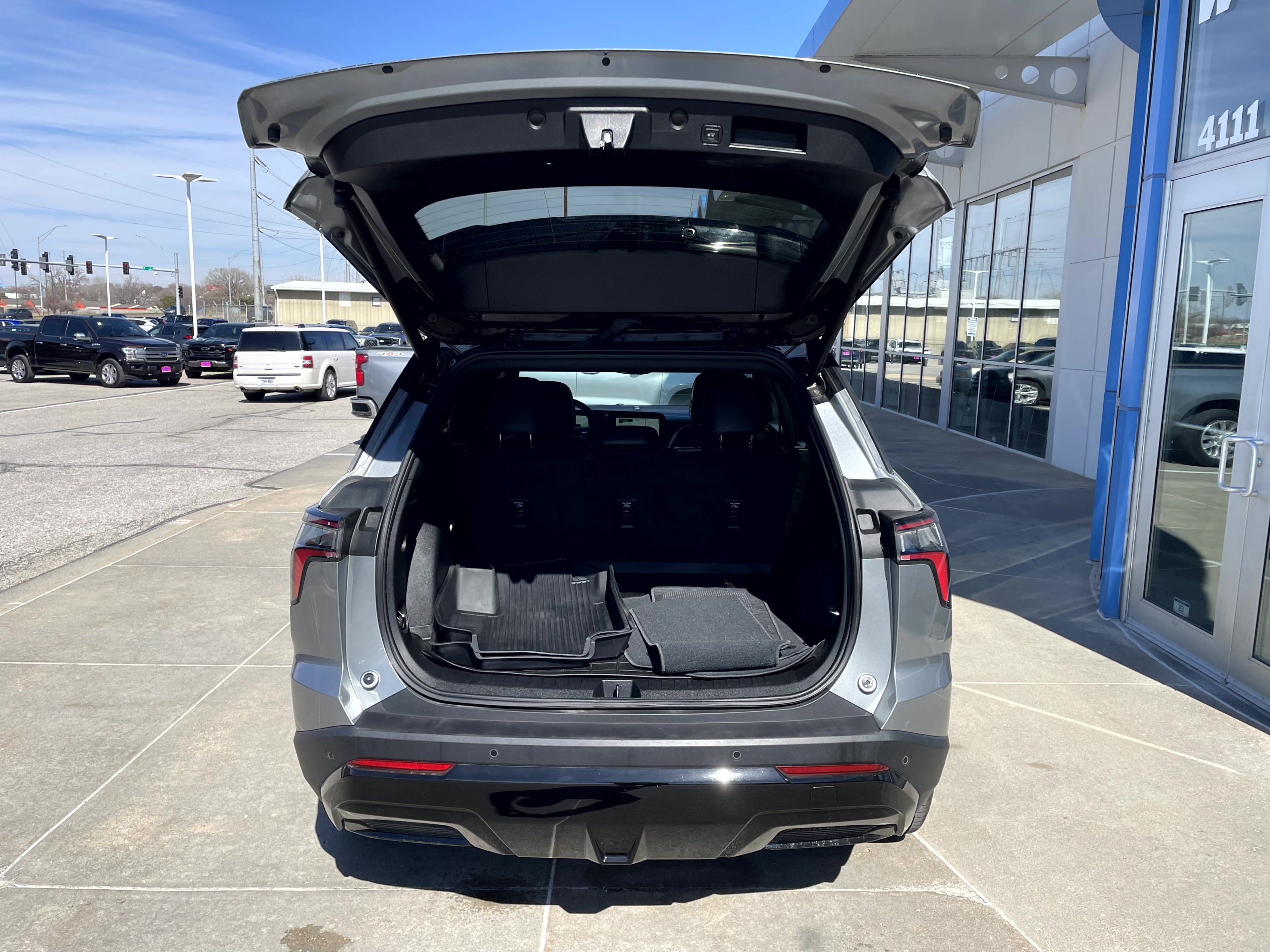 Used 2025 Chevrolet Equinox RS w/ Safety and Technology Package image 9