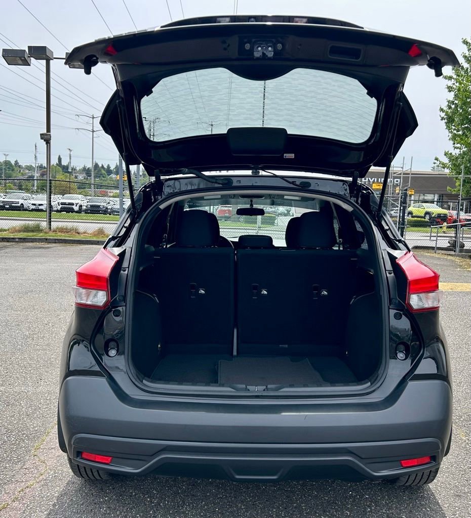 Used 2018 Nissan Kicks S FWD image 24
