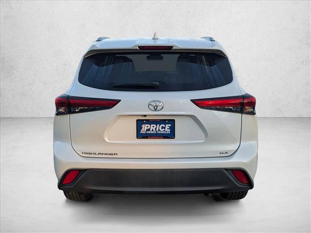 Used 2020 Toyota Highlander XLE image 6
