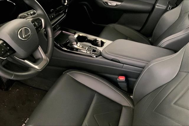 Used 2025 Lexus NX 350 AWD w/ Luxury Package image 8