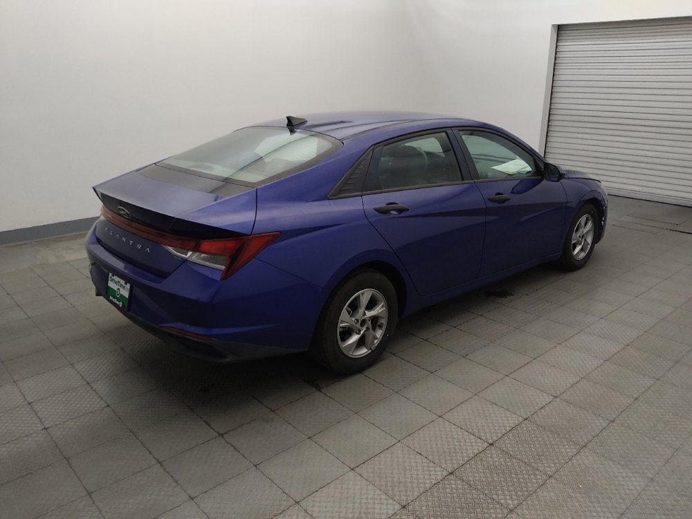 Used 2021 Hyundai Elantra SE FWD image 10