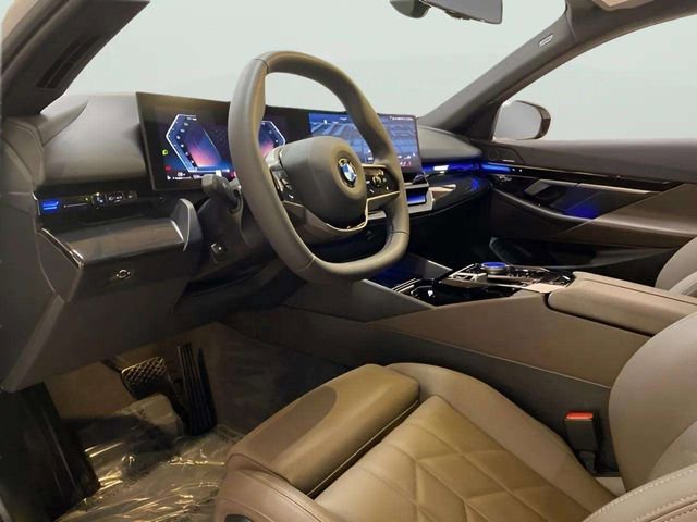 Used 2025 BMW 530i w/ Premium Package RWD image 72