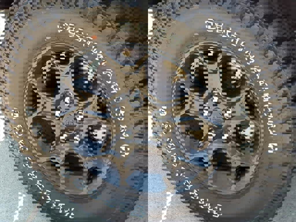 Used 2023 Jeep Gladiator Sport image 22